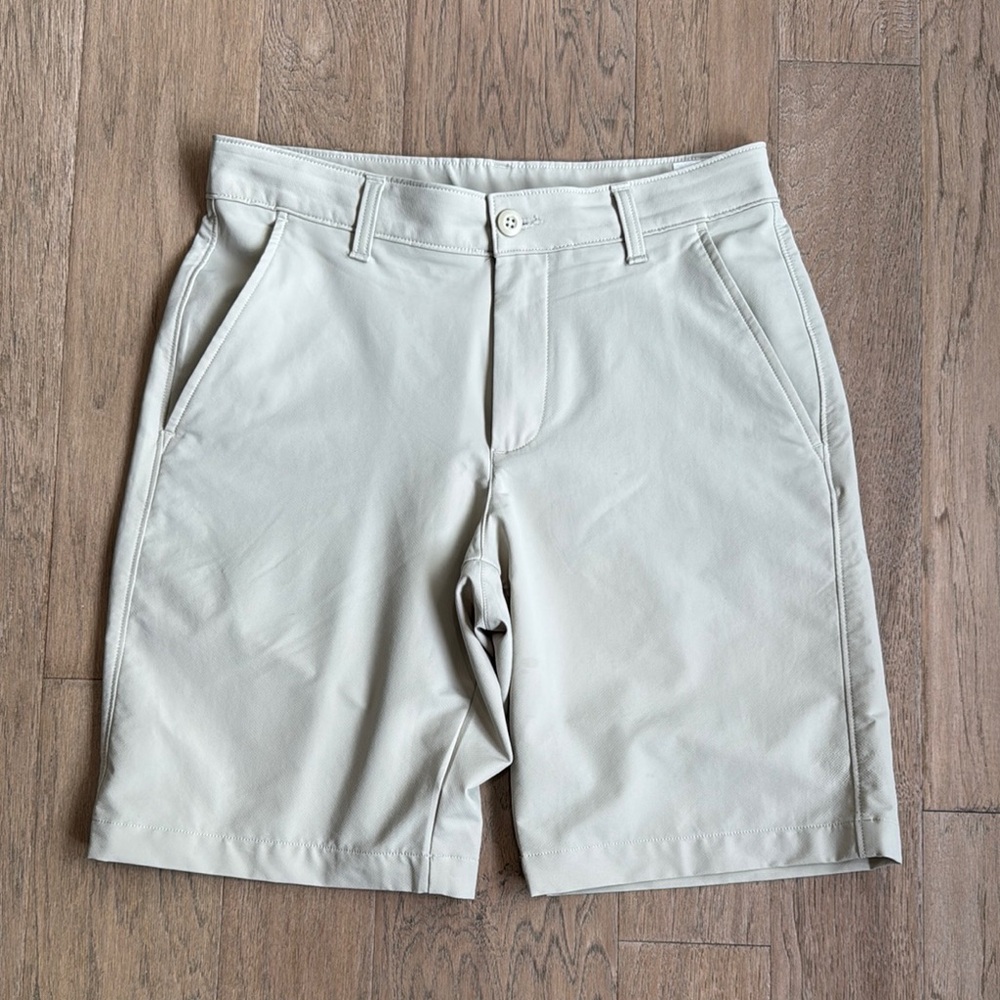 Under Armour Flat Front Shorts Lightweight Design Size 30